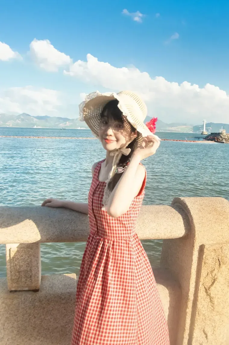 Wendy 海边留影